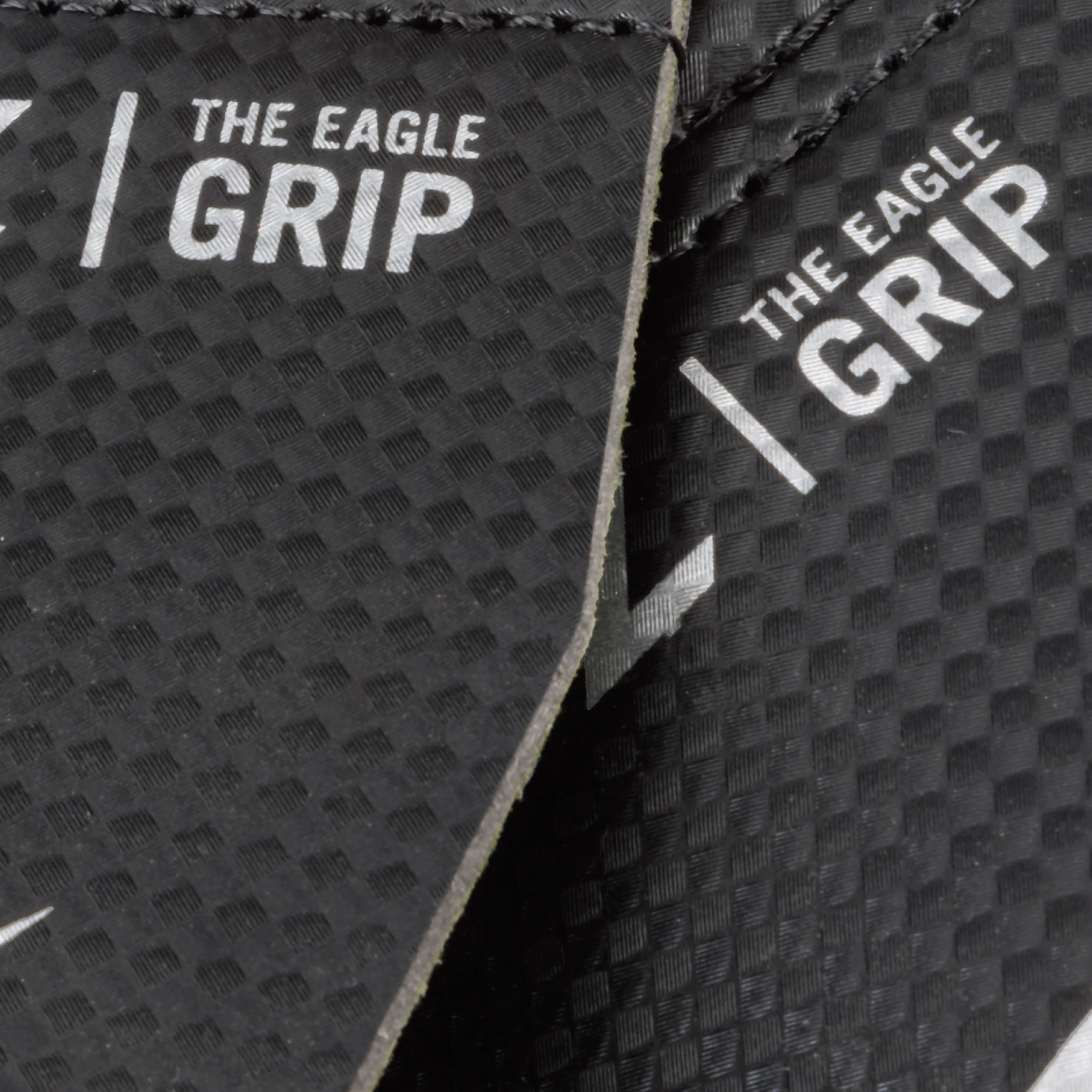 ZEUZ The Eagle Carbon & Microvezel Fingerless Grips - Image 6